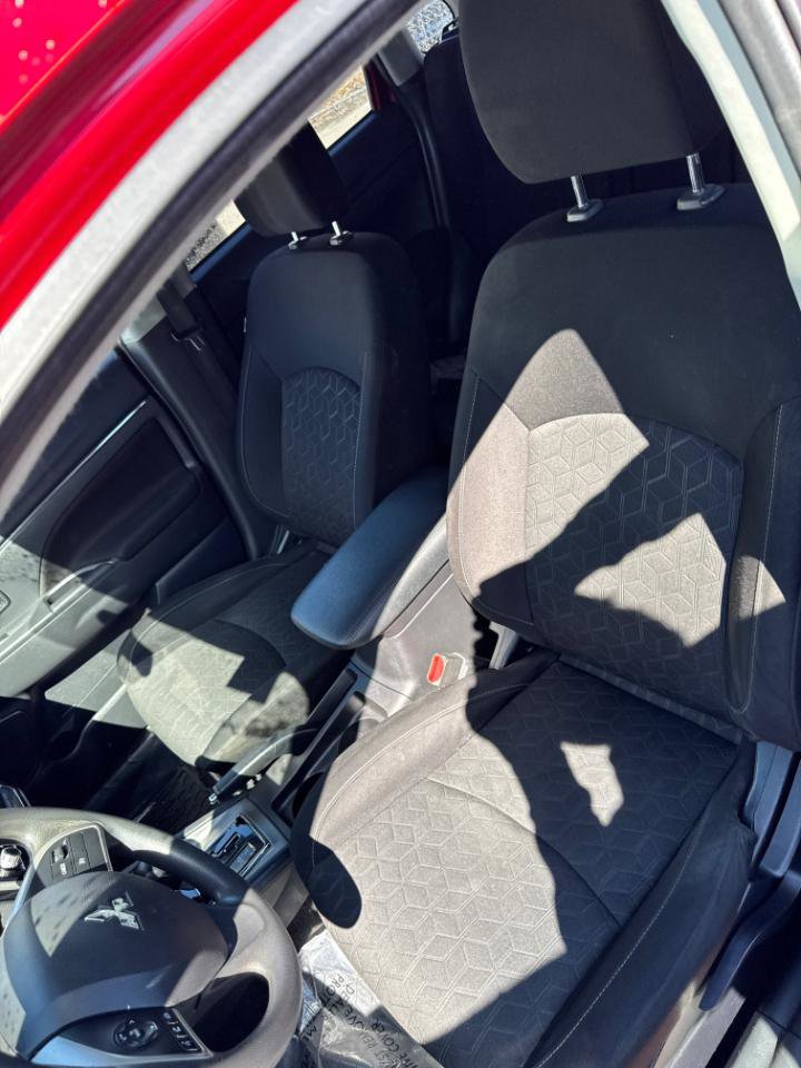 Used 2020 Mitsubishi Outlander Sport ES 2.0 AWC CVT image 7