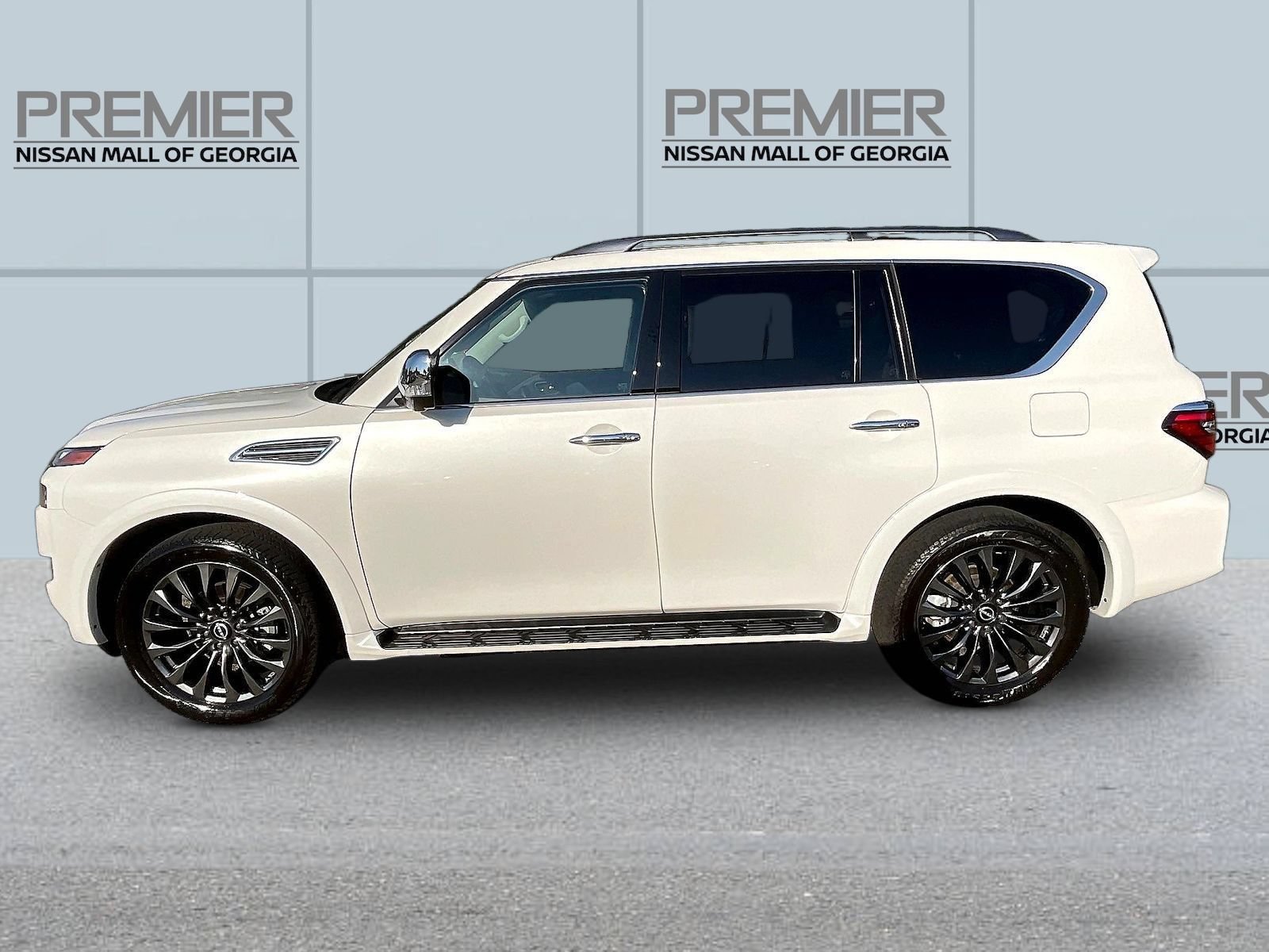 Certified 2024 Nissan Armada Platinum w/ Captain's Chairs Package RWD image 4