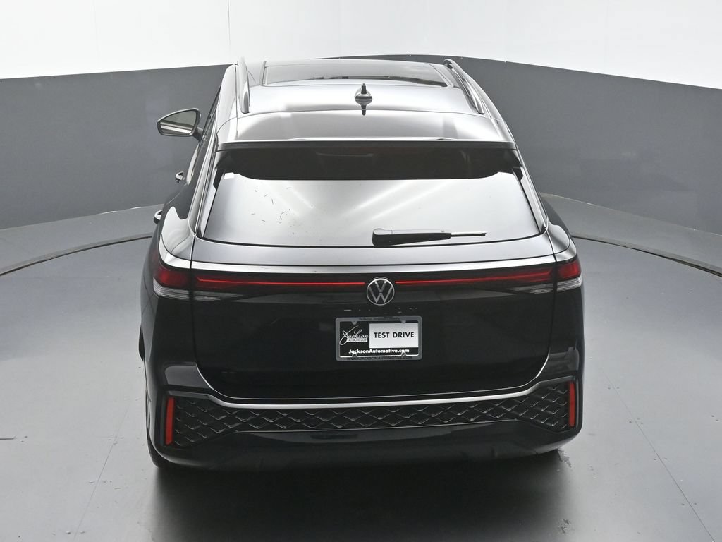 New 2026 Volkswagen Tiguan SE R-Line FWD image 49