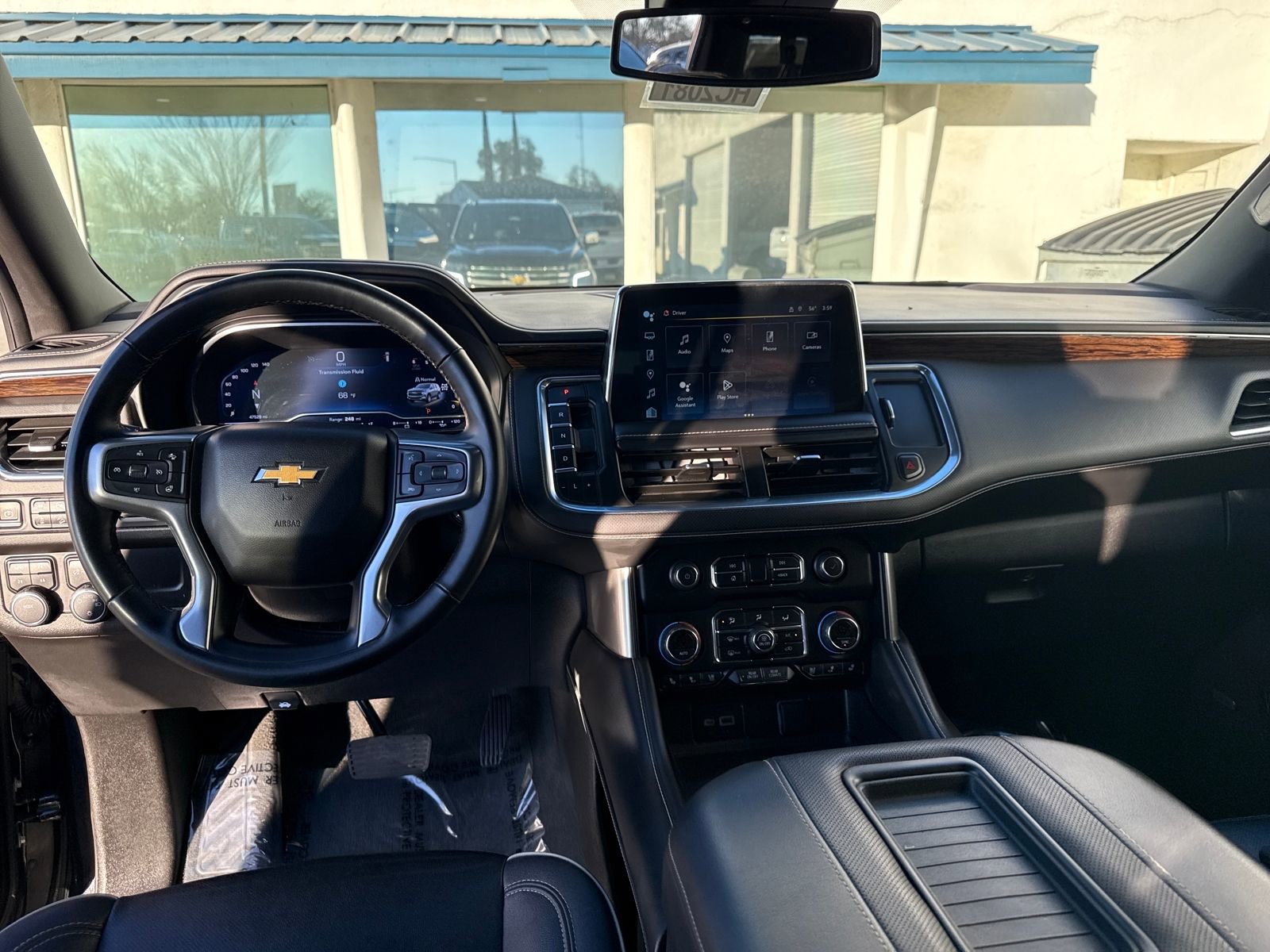 Used 2023 Chevrolet Suburban Premier image 12