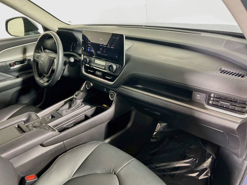 Certified 2025 Toyota Grand Highlander AWD image 24