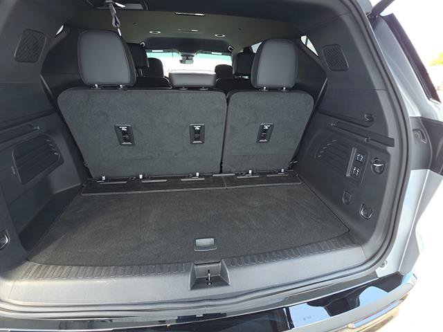 Used 2025 Chevrolet Traverse High Country w/ LPO, Floor Liner Package FWD image 18