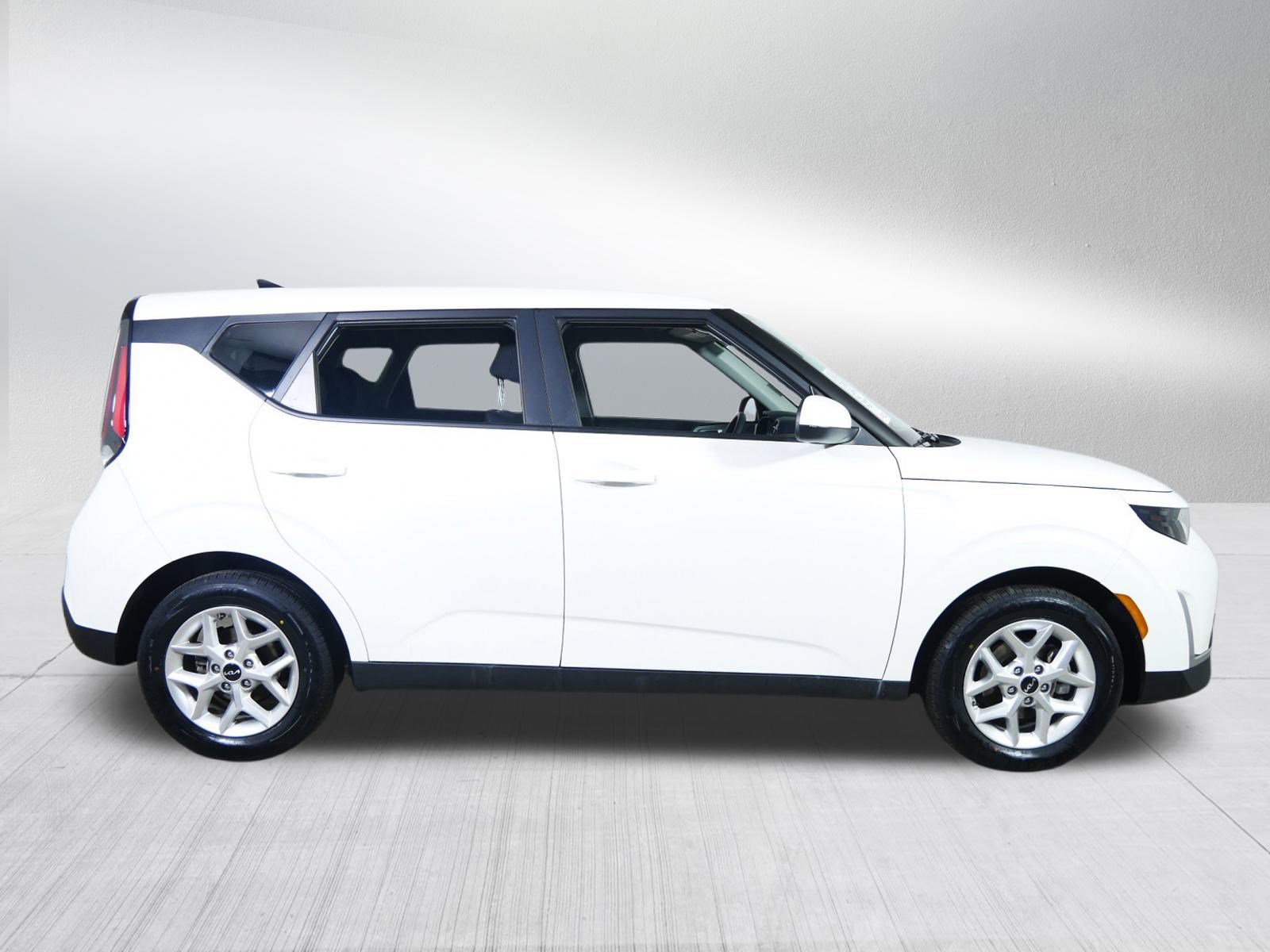 Used 2023 Kia Soul LX w/ Option Group 015 image 8