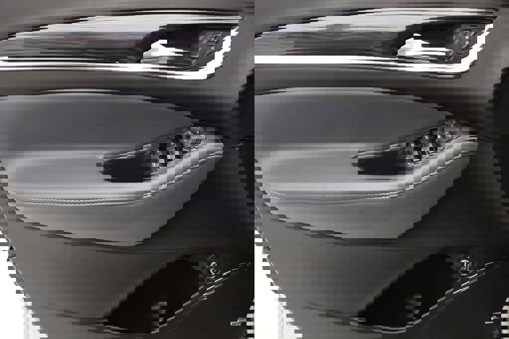 Used 2022 Buick Enclave Essence w/ Experience Buick Package image 15