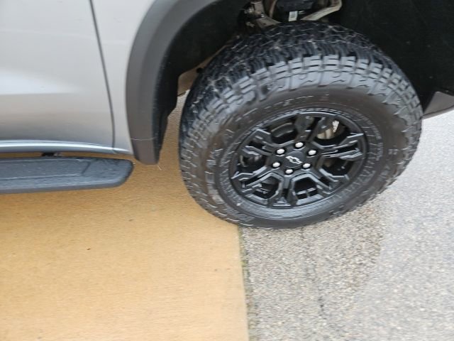 Used 2023 Chevrolet Silverado 1500 ZR2 w/ Technology Package image 9