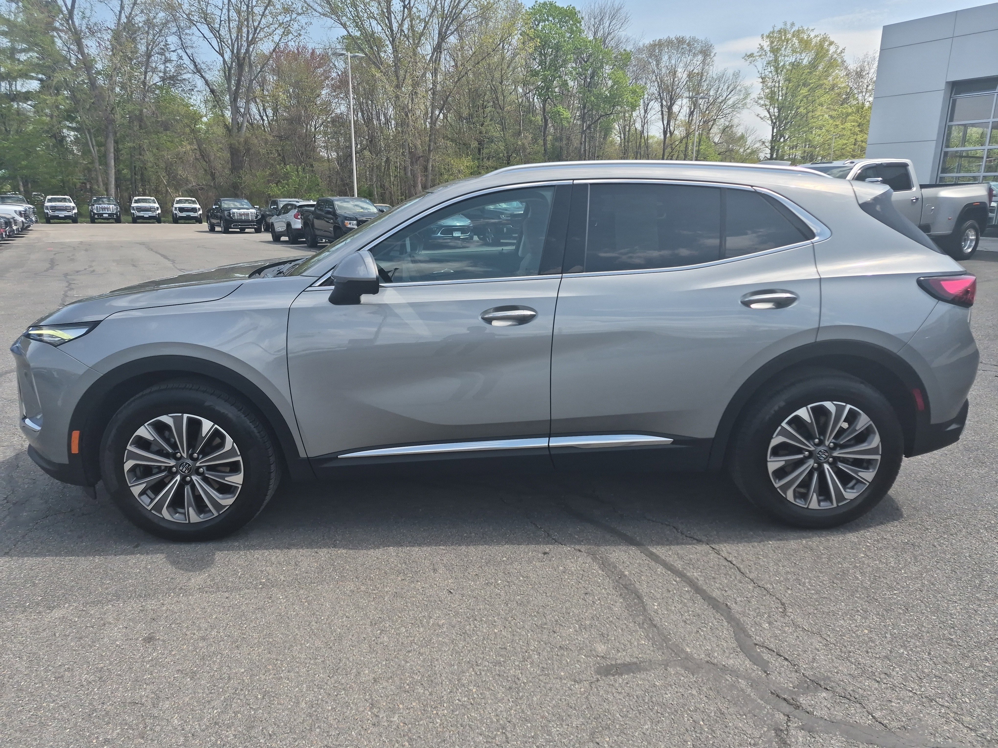 Certified 2024 Buick Envision Preferred AWD/4WD image 2