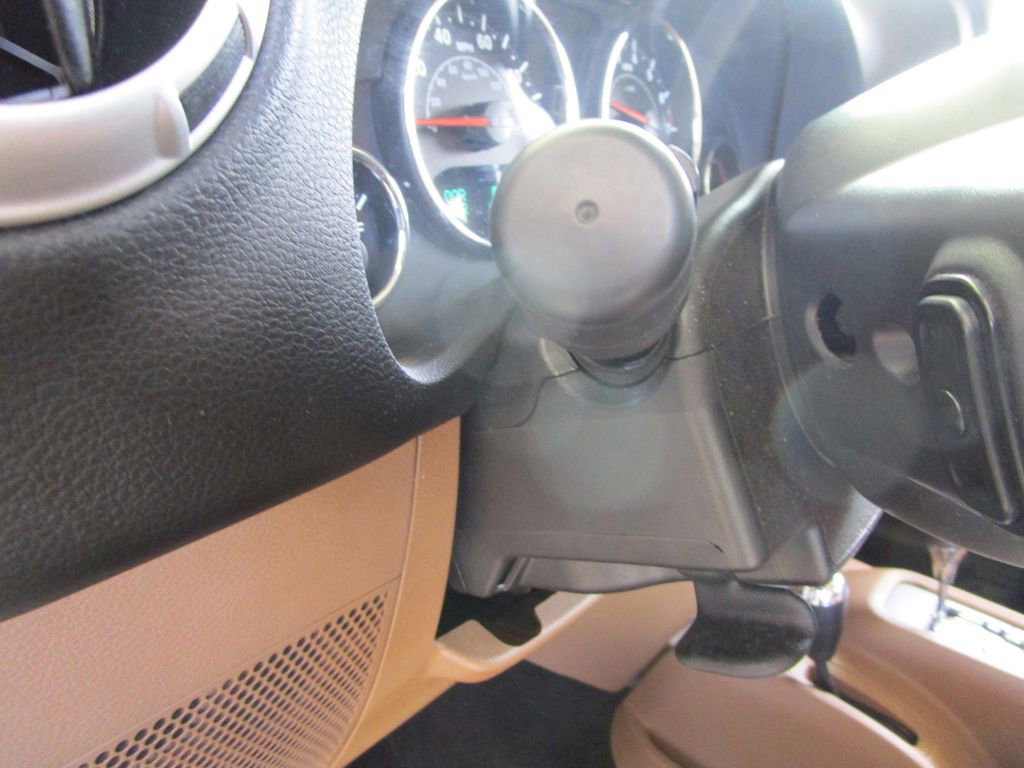 Used 2017 Jeep Wrangler Unlimited Sahara w/ Connectivity Group image 25