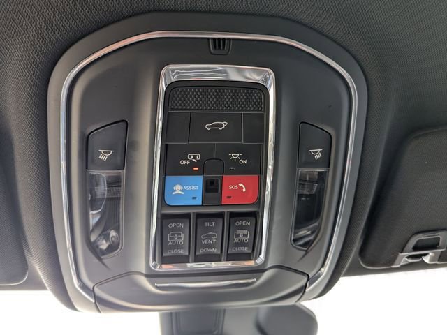 Used 2023 Jeep Grand Cherokee Trailhawk w/ Advanced Protech Group II image 25