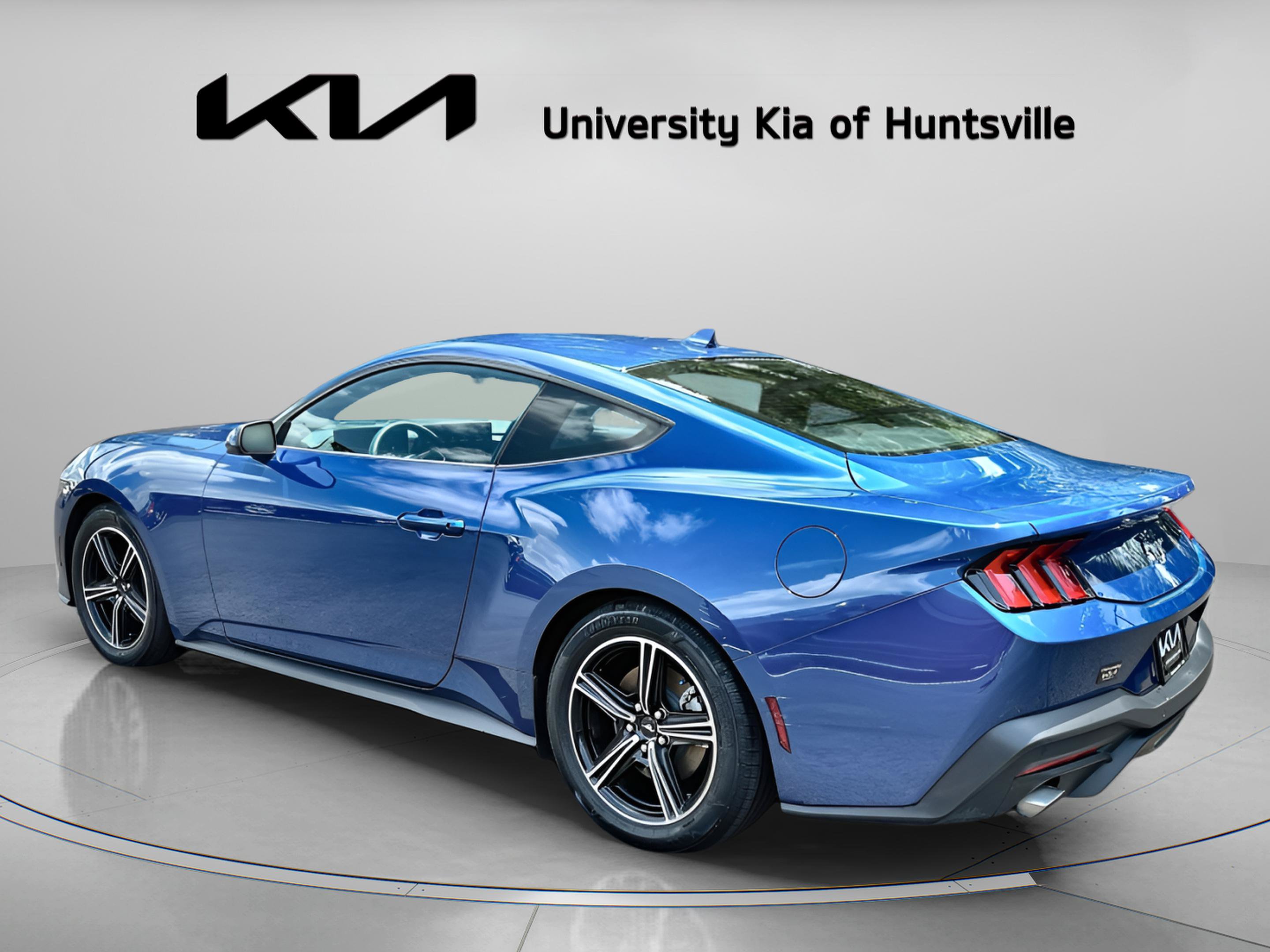 Used 2024 Ford Mustang Coupe RWD image 6