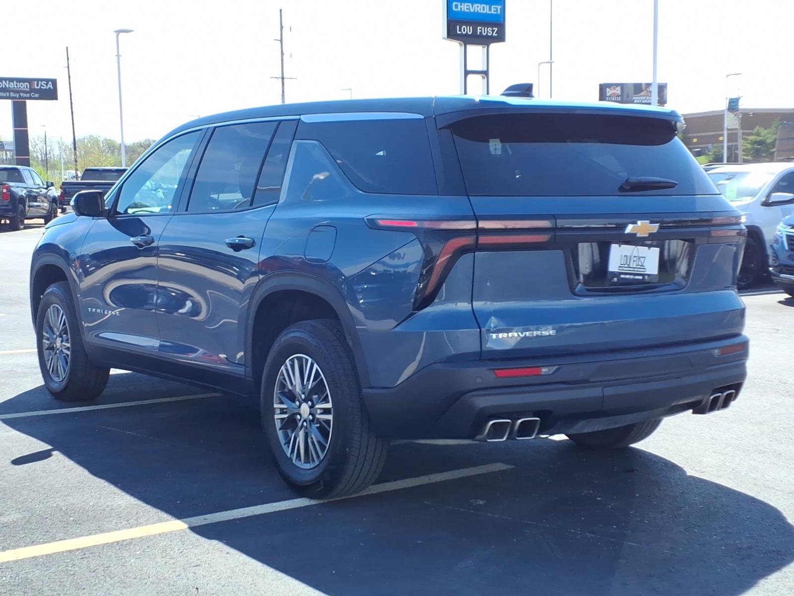Used 2024 Chevrolet Traverse LS image 5