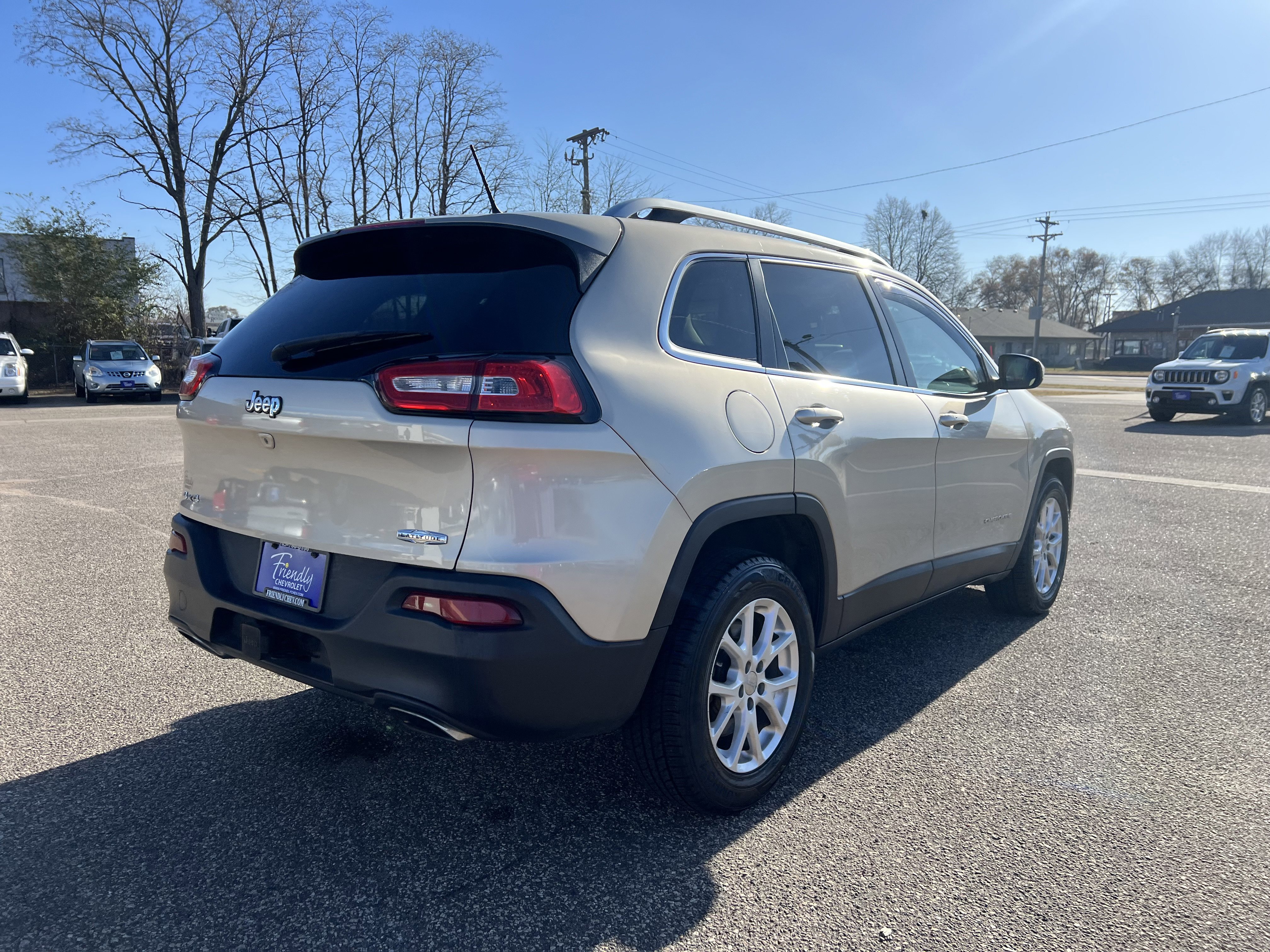 Used 2015 Jeep Cherokee Latitude w/ Comfort/Convenience Group image 7
