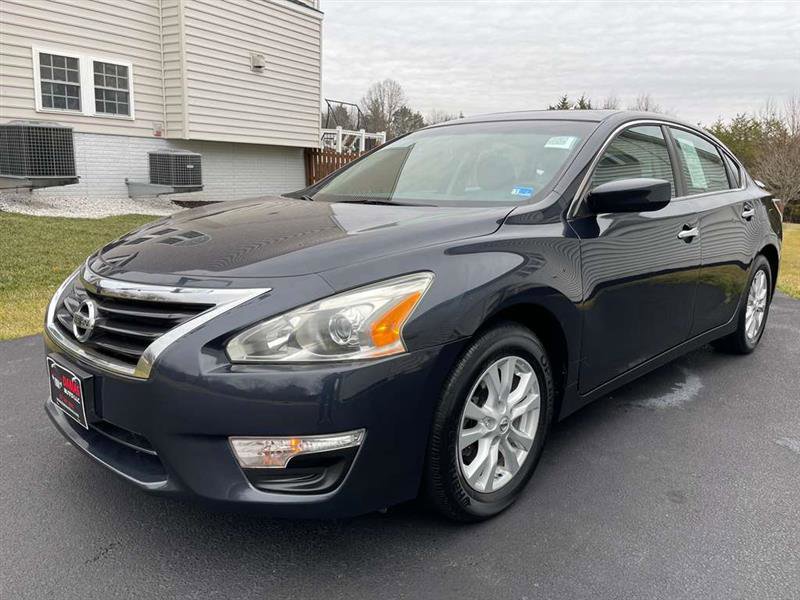 Used 2014 Nissan Altima 2.5 S w/ Sport Value Package image 2