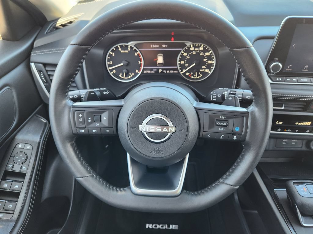 Used 2024 Nissan Rogue SV w/ SV Premium Package AWD/4WD image 16
