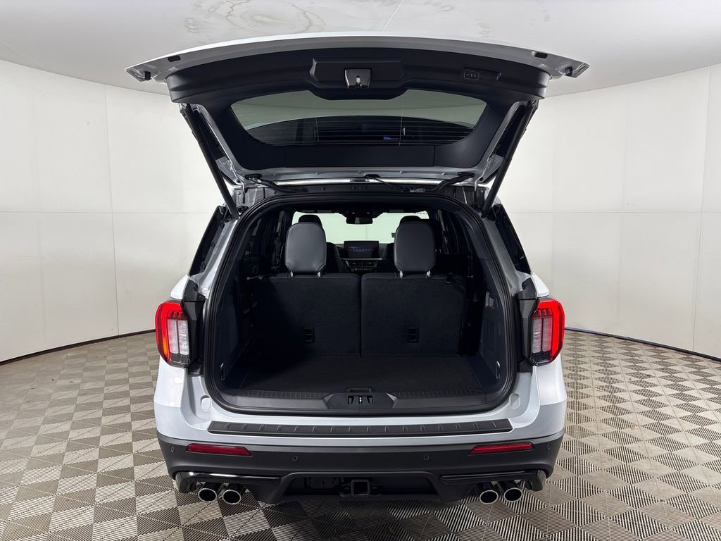 New 2026 Ford Explorer ST RWD image 28