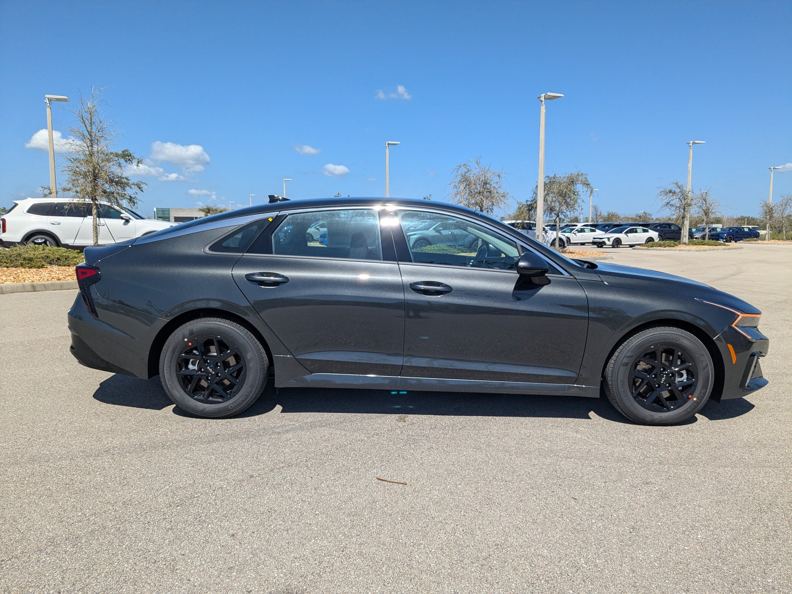 New 2026 Kia K5 LXS FWD image 4