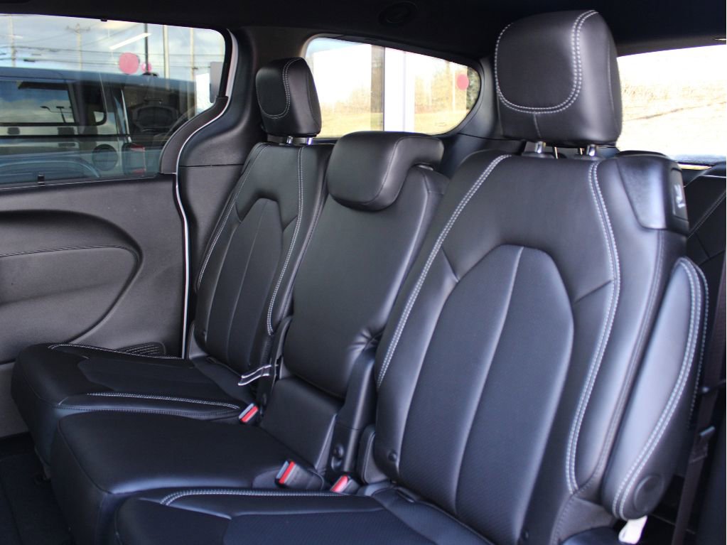 New 2026 Chrysler Pacifica Select image 33