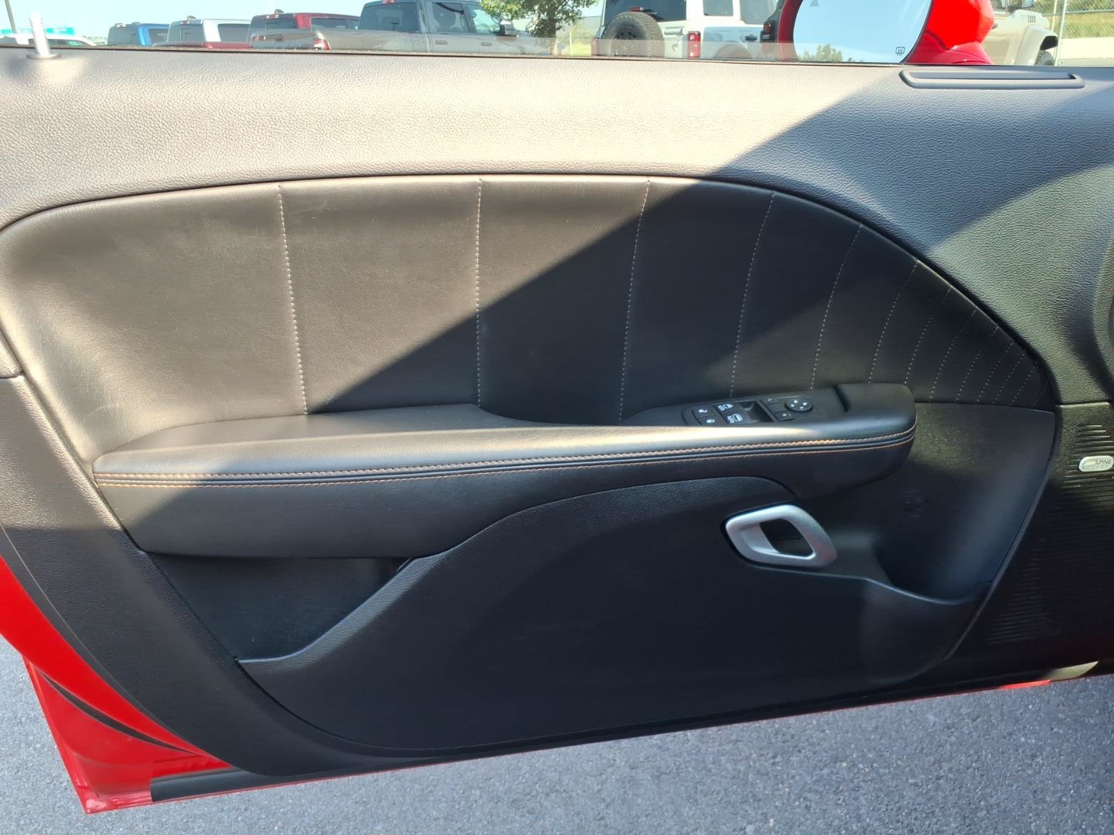 Used 2016 Dodge Challenger R/T Scat Pack RWD image 12