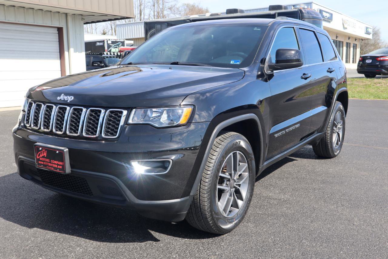 Used 2019 Jeep Grand Cherokee Laredo w/ 18" Wheel & 8.4" Radio Group image 20