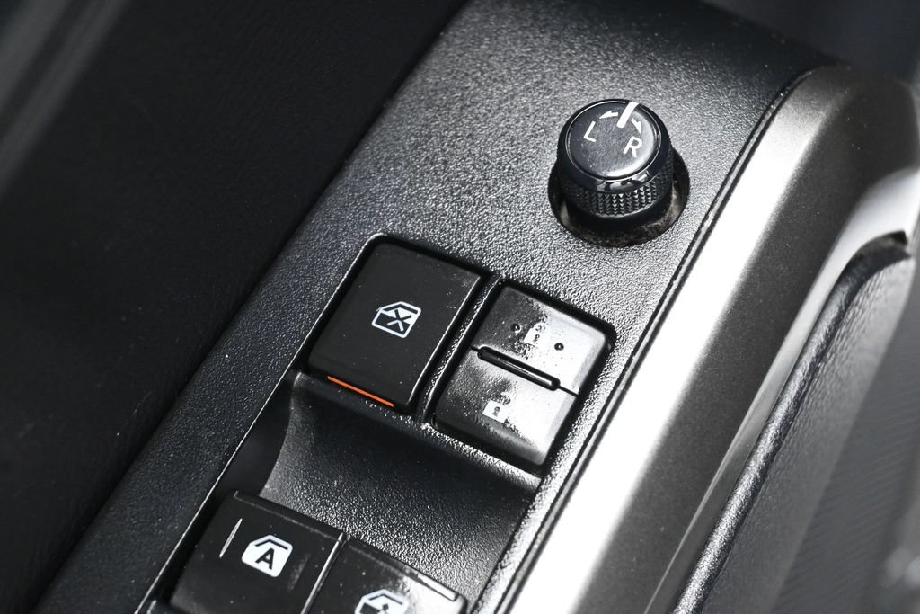 Used 2020 Toyota Tacoma SR5 RWD image 11