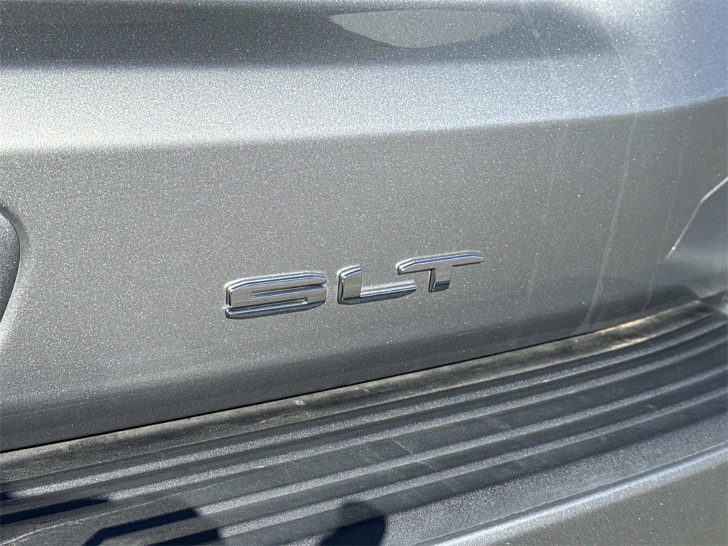 Used 2023 GMC Yukon SLT w/ SLT Luxury Package image 5