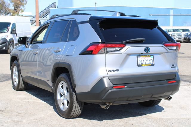 Used 2020 Toyota RAV4 LE w/ Carpet Mat Package AWD/4WD image 3