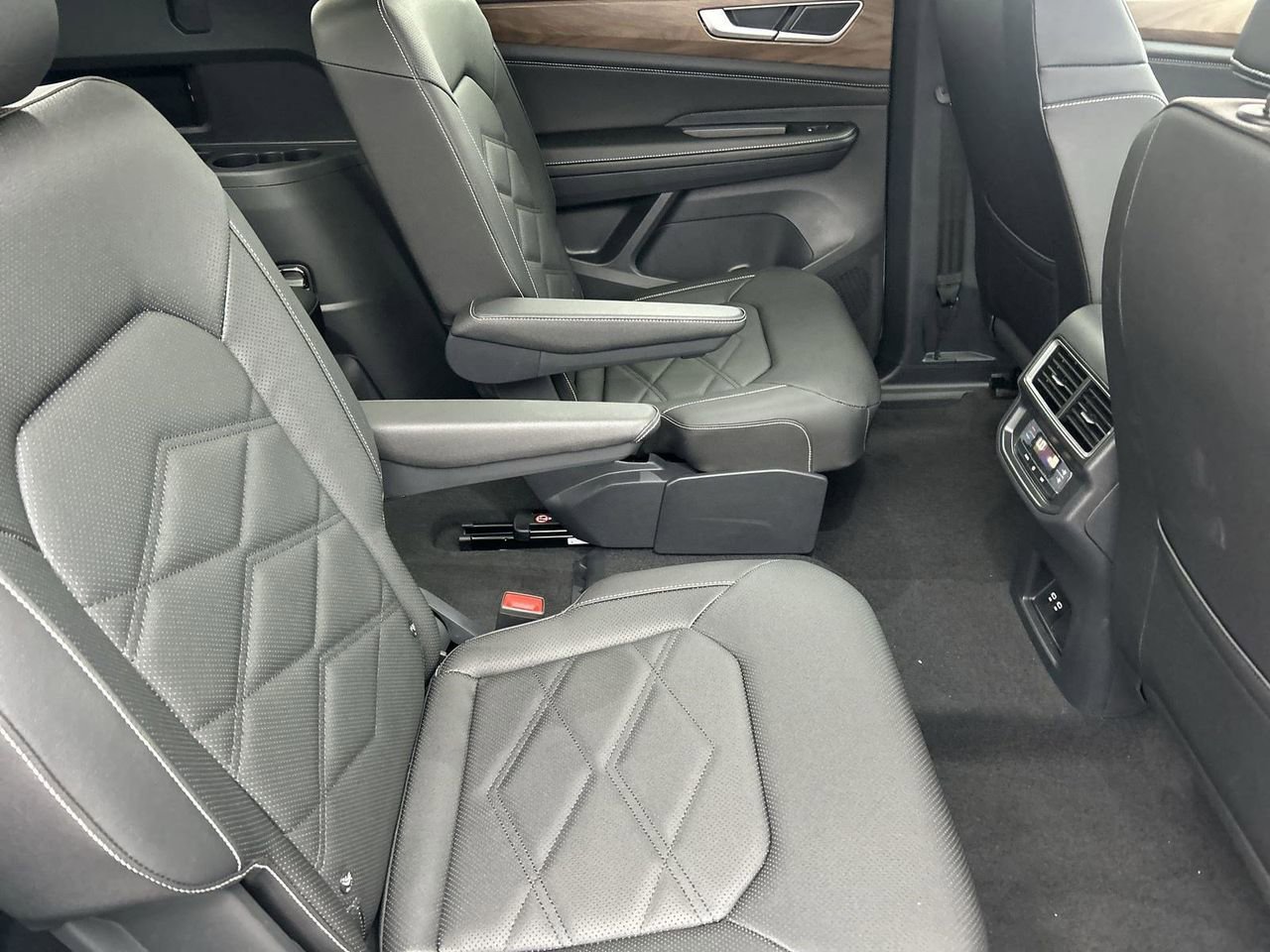 New 2026 Volkswagen Atlas SE image 9