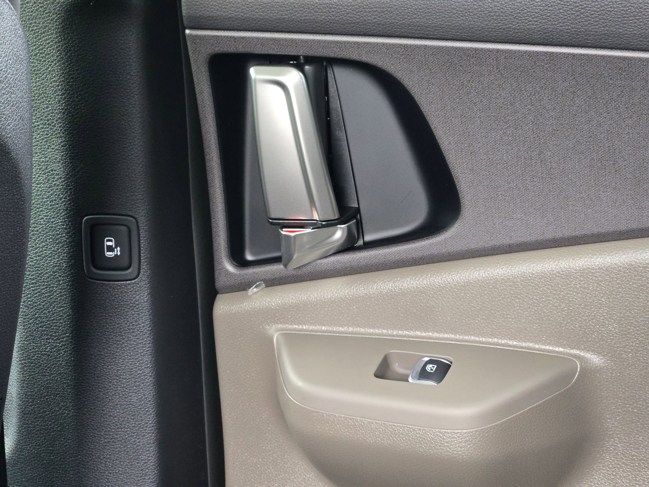 New 2026 Kia Carnival EX FWD image 33