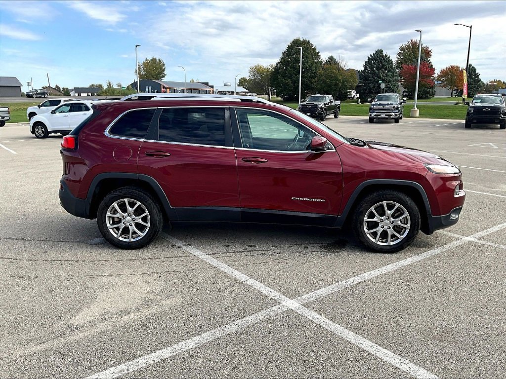 Used 2018 Jeep Cherokee Latitude Plus FWD image 4