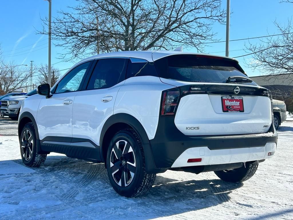 Used 2025 Nissan Kicks SV AWD/4WD image 5