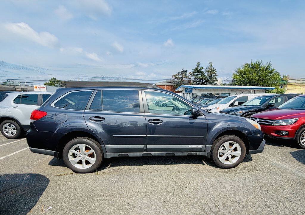 Used 2013 Subaru Outback 2.5i Premium AWD/4WD image 5