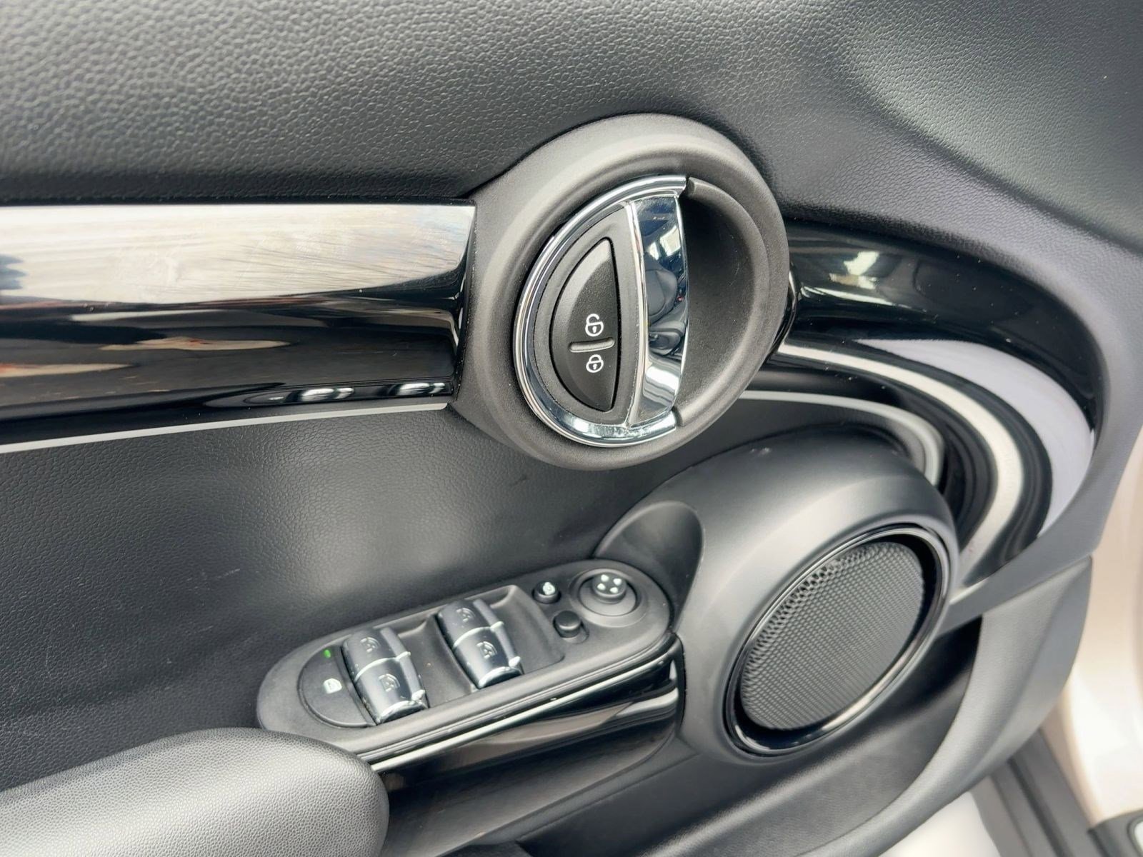 Used 2023 MINI Cooper S image 13