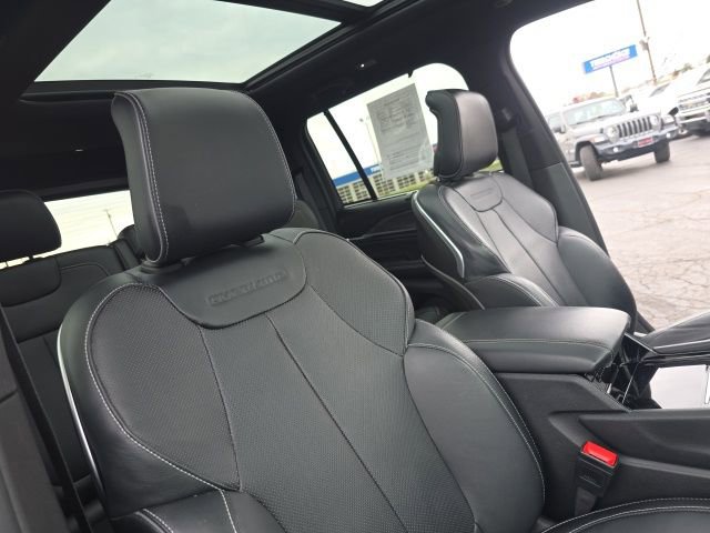 Used 2024 Jeep Grand Cherokee Overland w/ Adv Protech Group III image 46