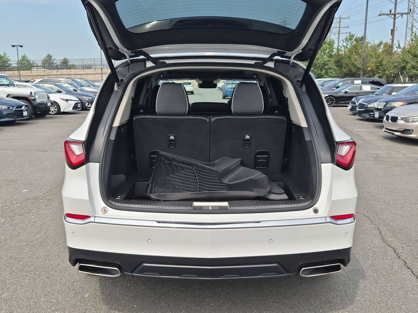 Used 2023 Acura MDX w/ Advance Package AWD/4WD image 36