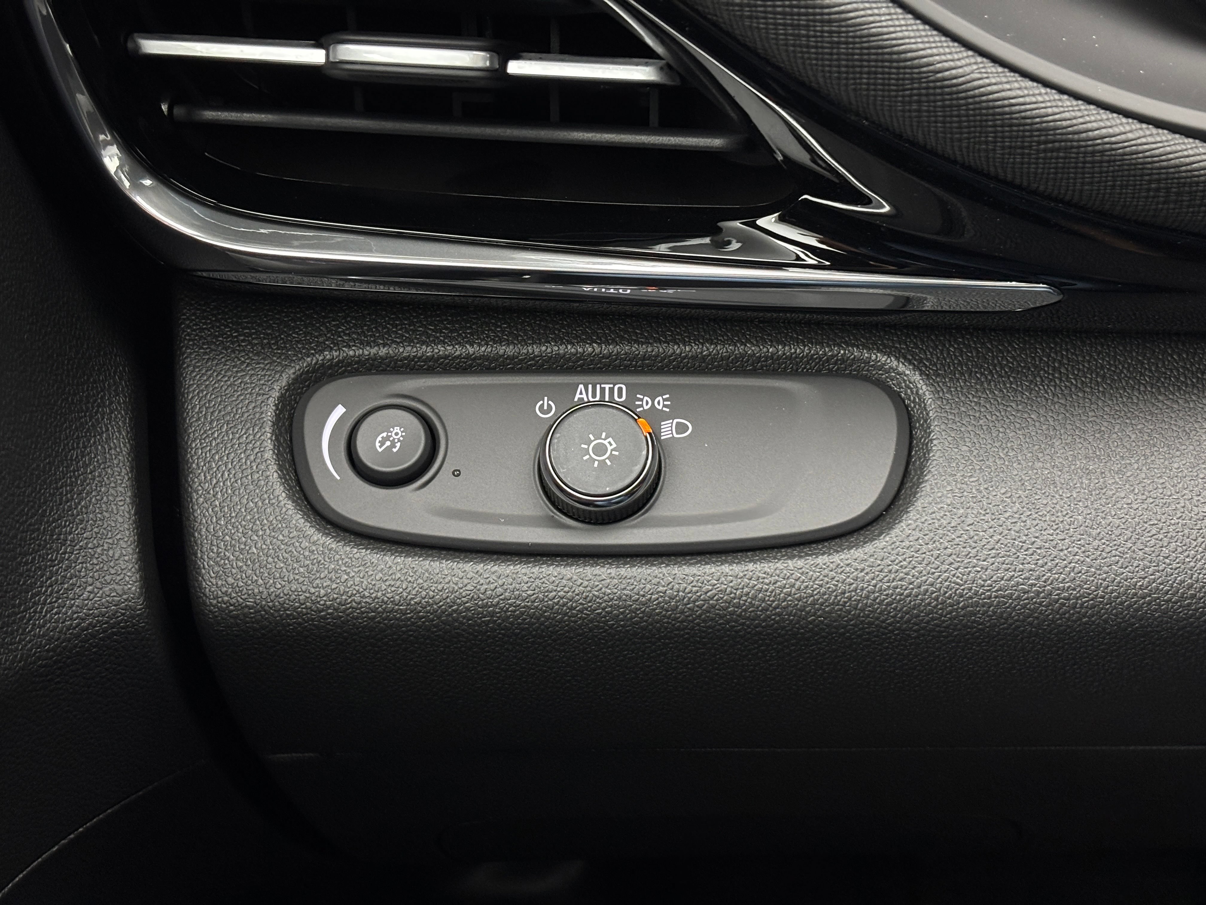 New 2026 Buick Envista Sport Touring w/ Convenience I Package FWD image 22