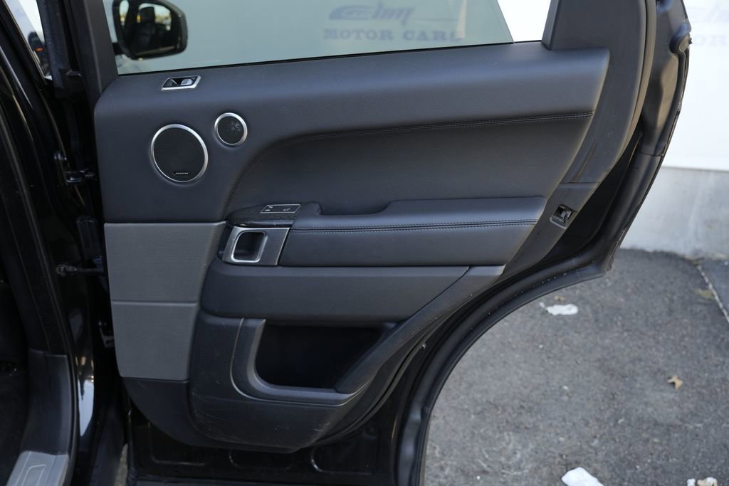 Used 2020 Land Rover Range Rover Sport HSE image 40
