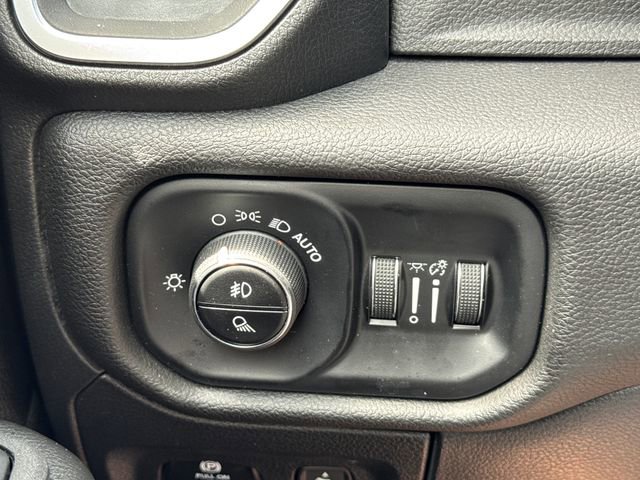 Used 2025 RAM 1500 Big Horn RWD image 29