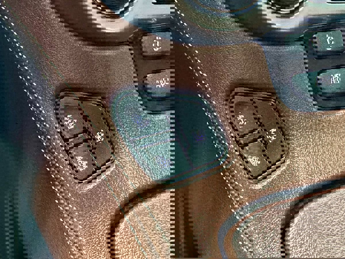 Used 2018 Chevrolet Tahoe Premier image 30