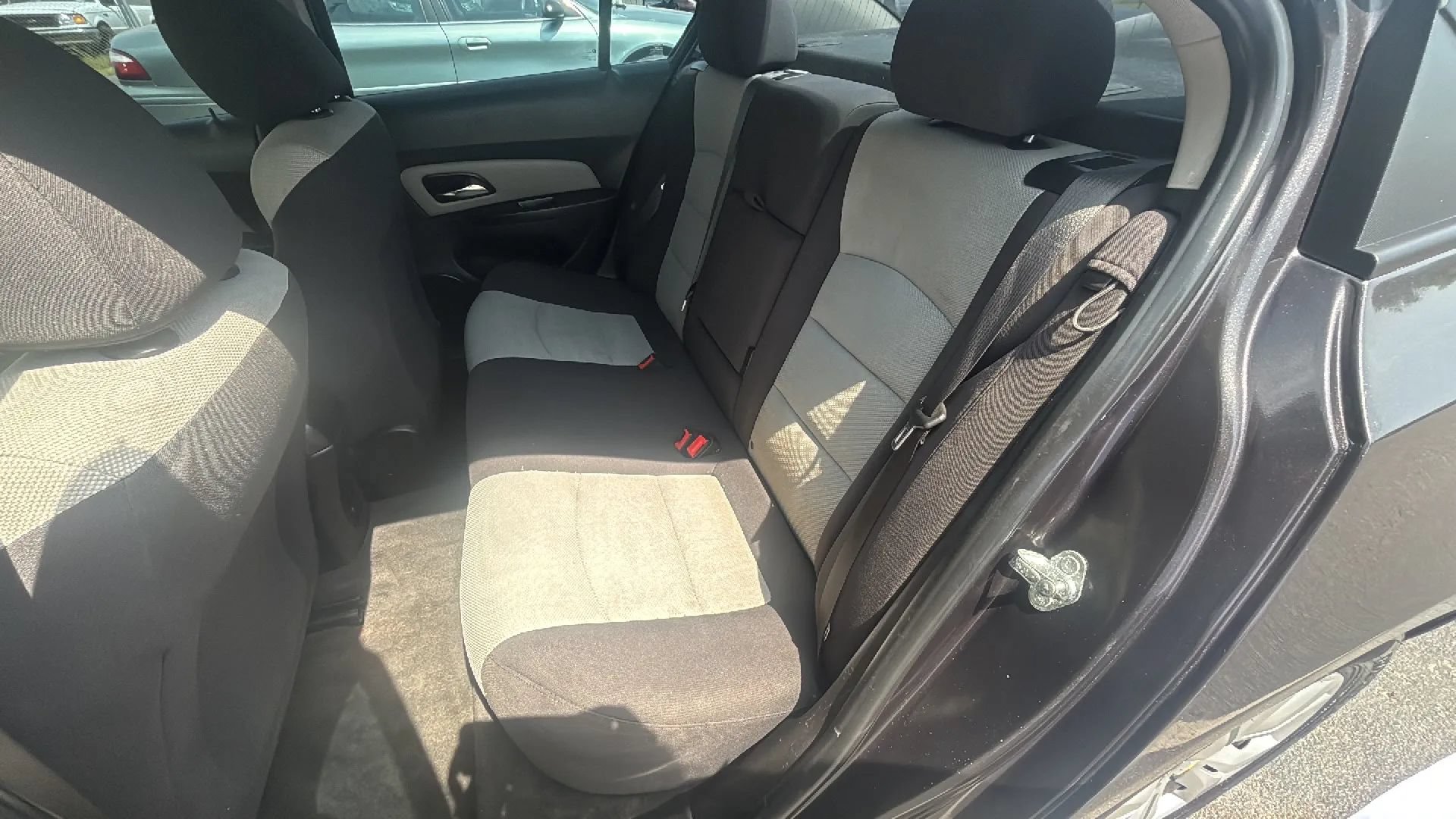 Used 2014 Chevrolet Cruze LS FWD image 8