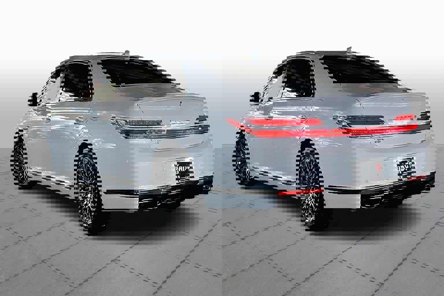 Used 2021 Genesis G90 3.3T Premium image 11