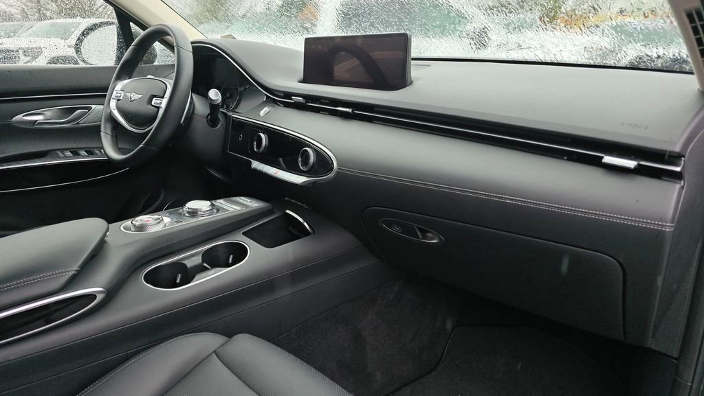 Used 2025 Genesis GV70 2.5T image 11