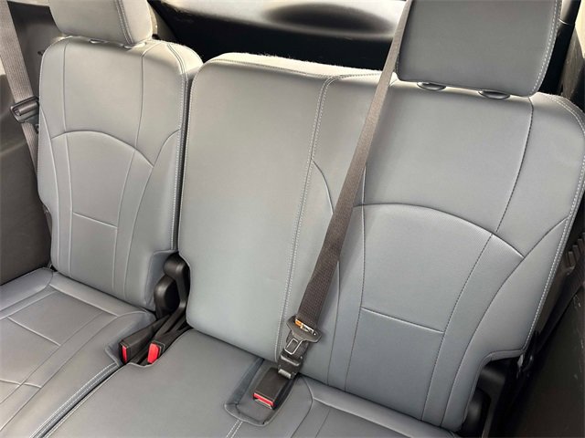 Used 2019 Buick Enclave Essence image 11