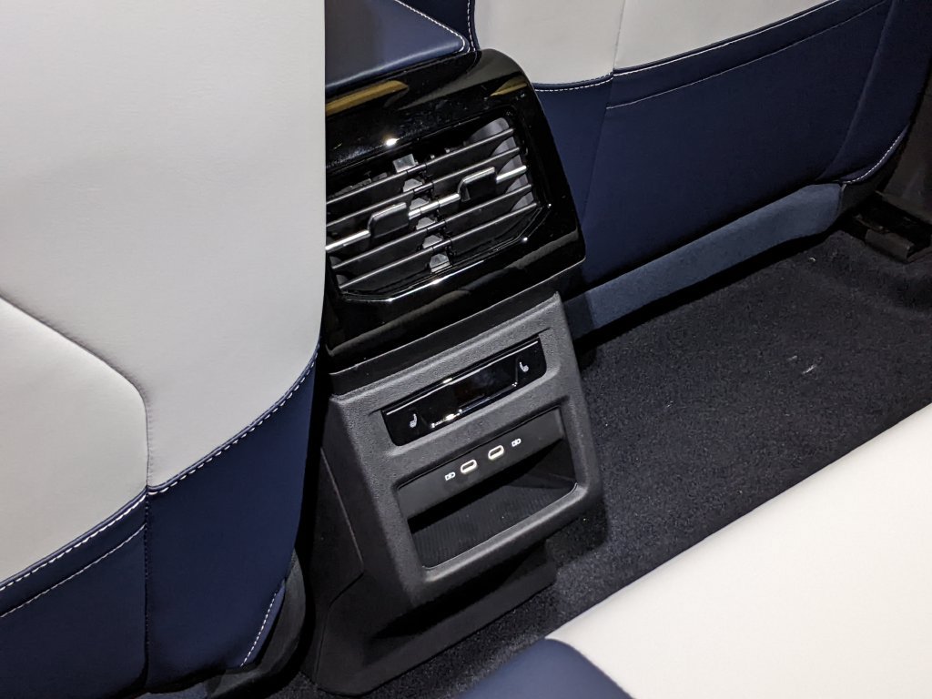 New 2026 Volkswagen ID.4 Pro S Plus AWD/4WD image 24