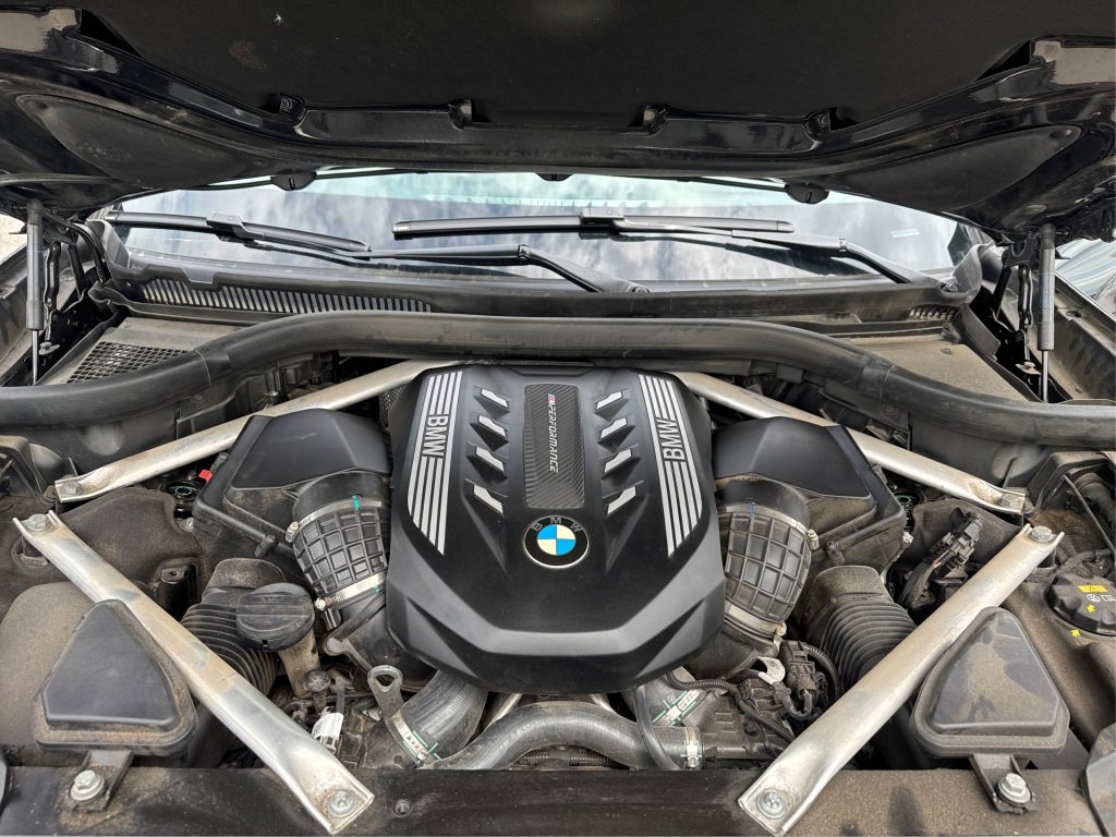 Used 2020 BMW X7 M50i w/ Dynamic Handling Package AWD/4WD image 14