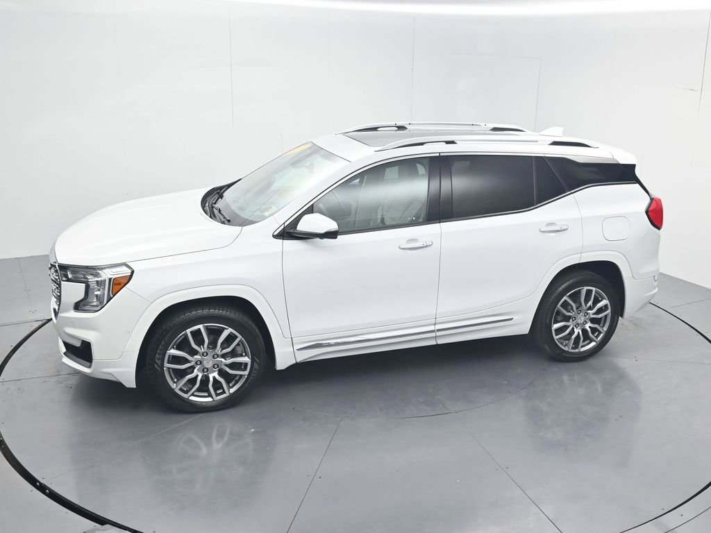 Used 2023 GMC Terrain Denali w/ Denali Premium Package AWD/4WD image 49
