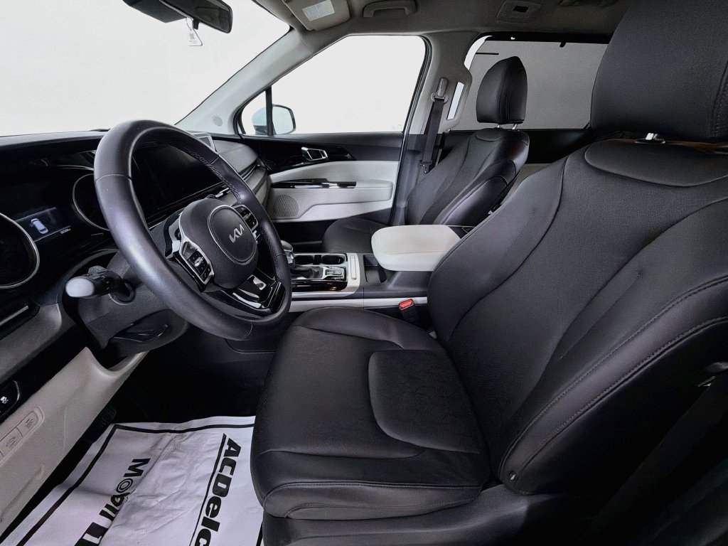 Certified 2024 Kia Carnival EX FWD image 21