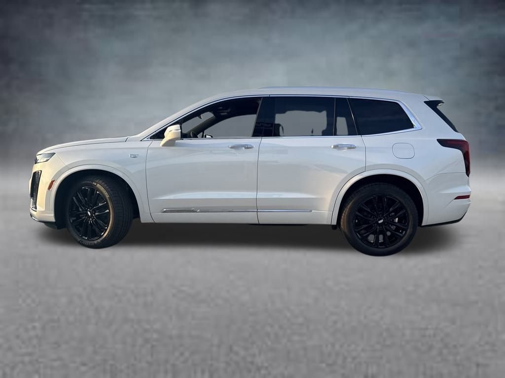 New 2025 Cadillac XT6 Luxury image 3
