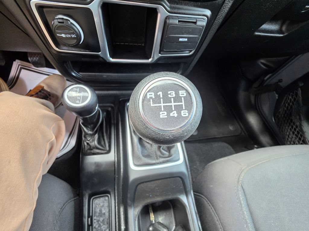 Used 2021 Jeep Gladiator Sport w/ Trailer Tow Package AWD/4WD image 21