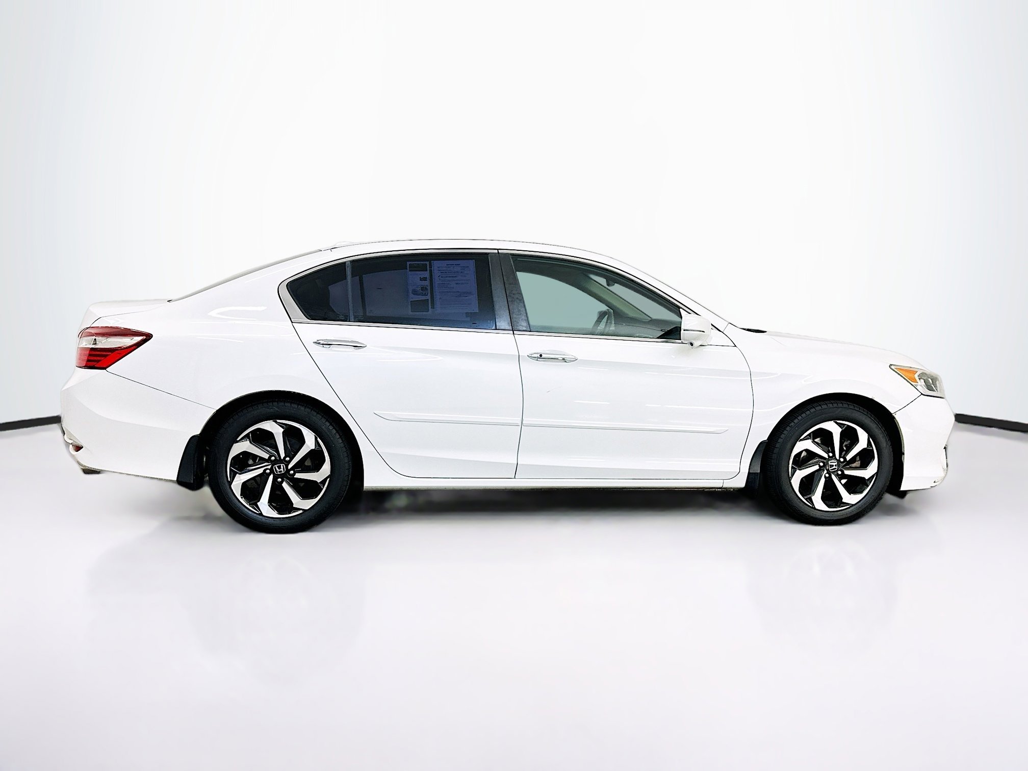 Used 2016 Honda Accord EX-L image 10