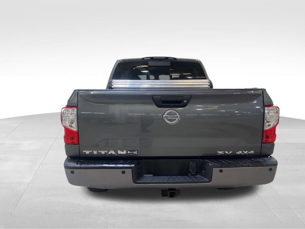 Used 2017 Nissan Titan SV AWD/4WD image 4