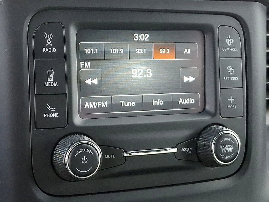 Used 2022 RAM 2500 Tradesman w/ Chrome Appearance Group AWD/4WD image 16